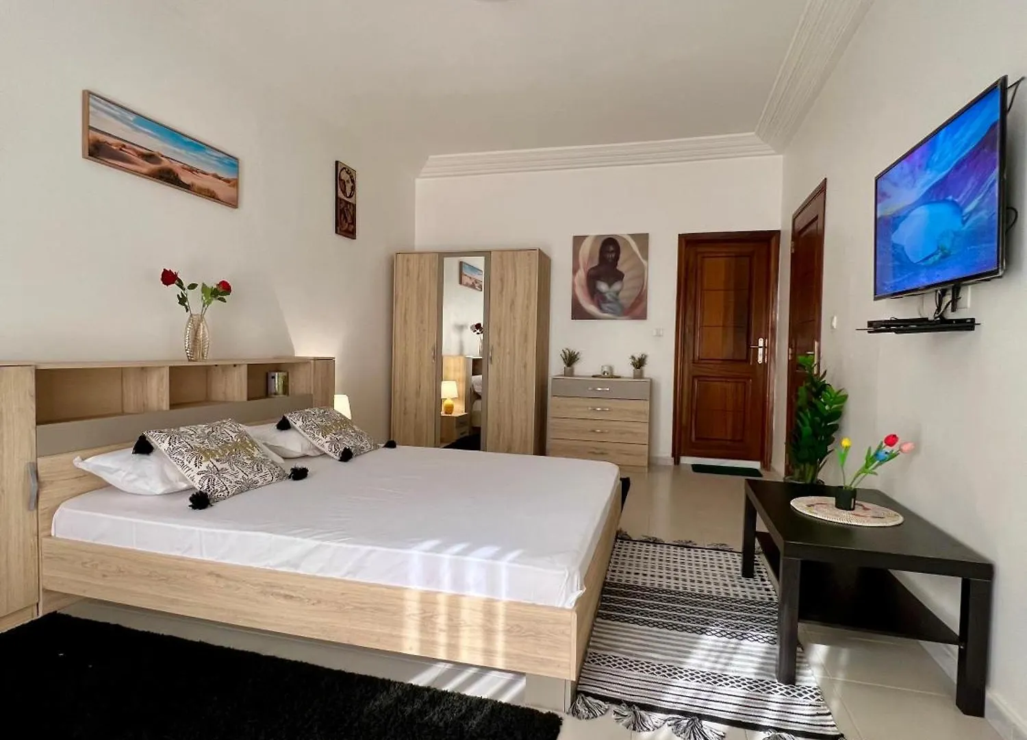 Appartamento Maison Dhotes Avec Chambres Et Salle De Bain Privee, Espace A Partager Couloir Et Et Cuisine Pour Un Sejour Convivial Dakar