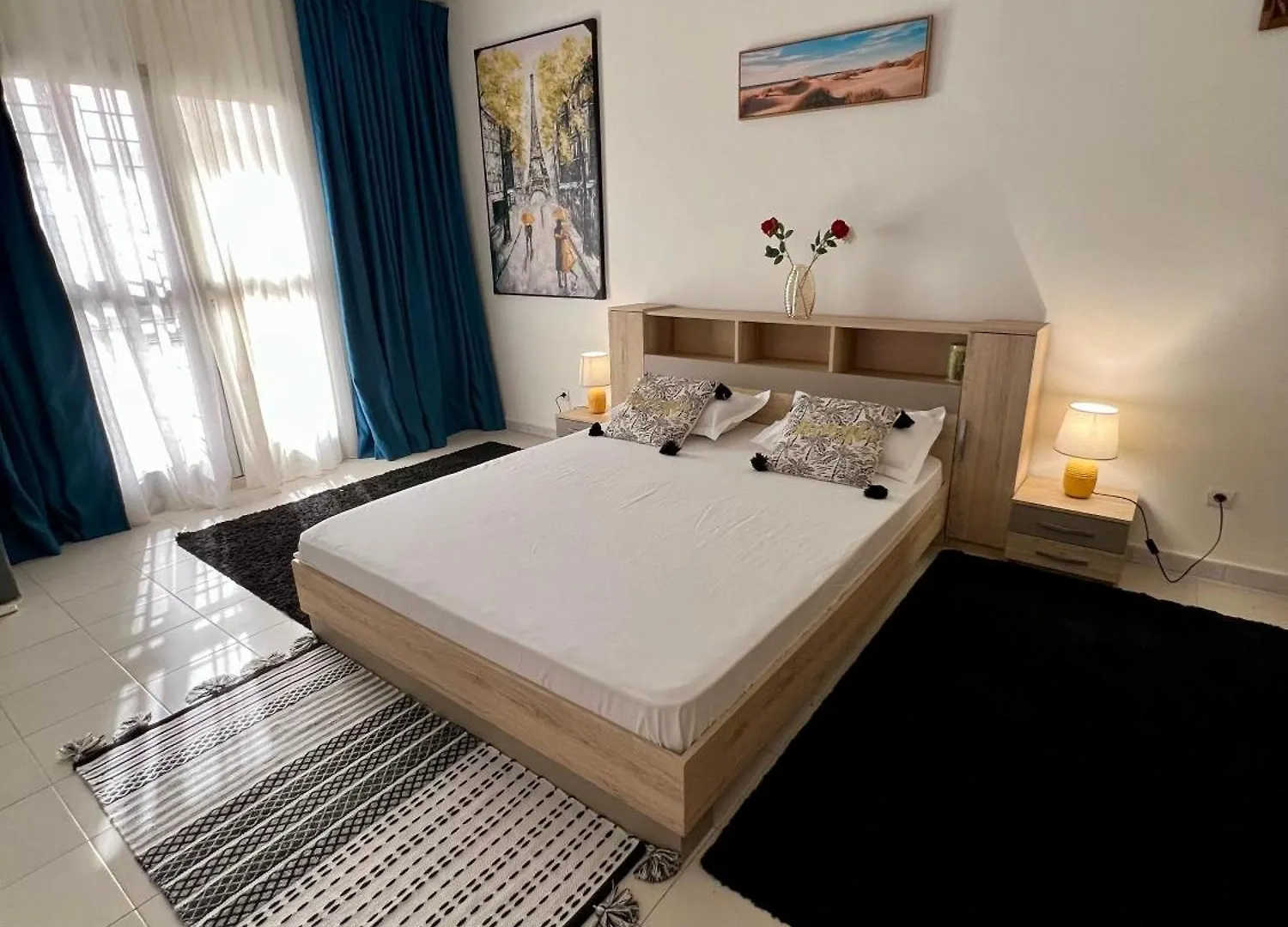 Maison Dhotes Avec Chambres Et Salle De Bain Privee, Espace A Partager Couloir Et Et Cuisine Pour Un Sejour Convivial Dakar
